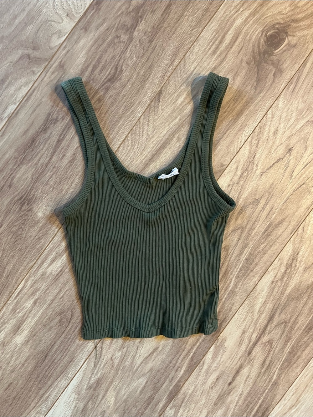 Basic Cotton On green cropped tank top